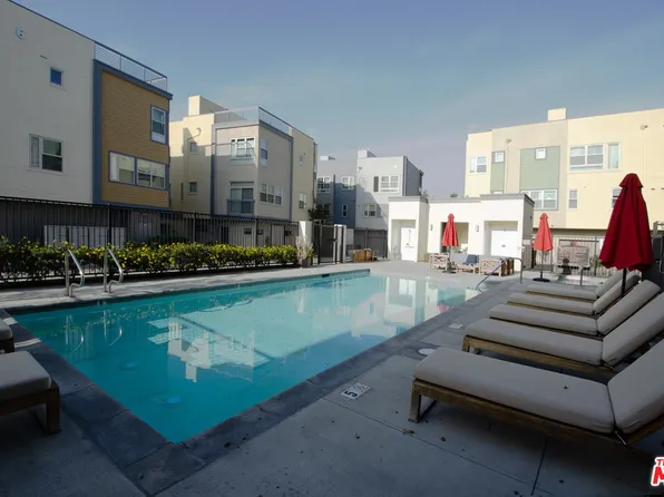 2753 Waverly Dr APT 806, Los Angeles, CA 90039