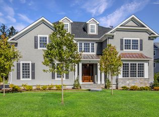 15 Gate House Ln, Mamaroneck, NY 10543
