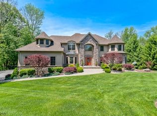 3 Ardsley Ct, Randolph, NJ 07869