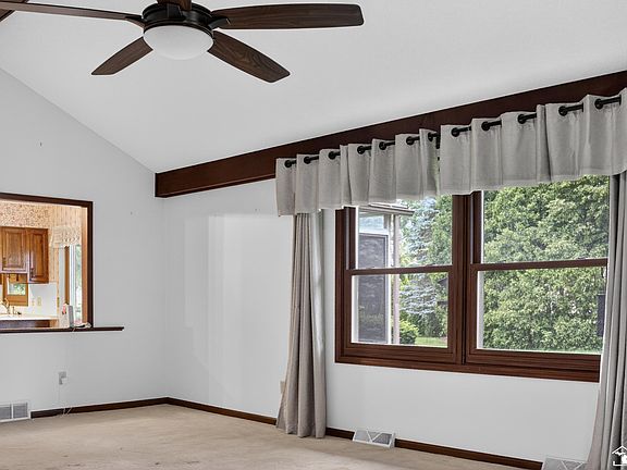 5th image of 8008 Fox Run Ct