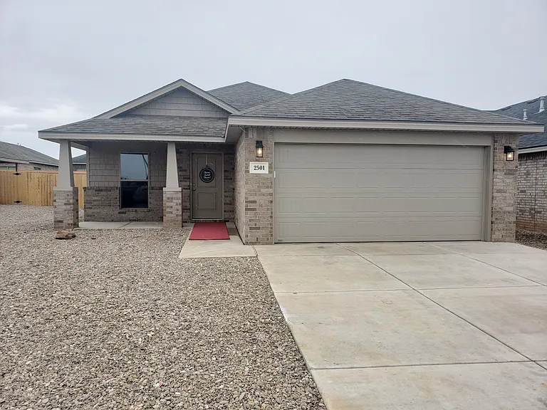 2501 Rio Pl — Photo 1
