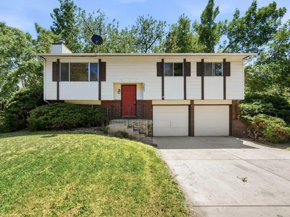 307 Bluebird Ct, Fort Collins, CO 80526