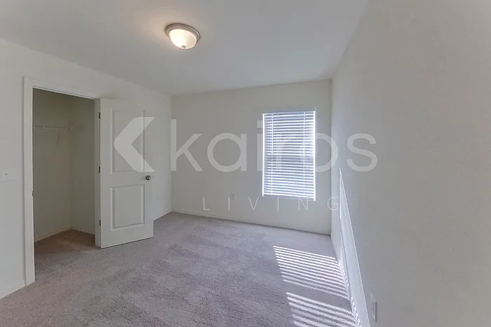 466 Norwood Ave S — Photo 9