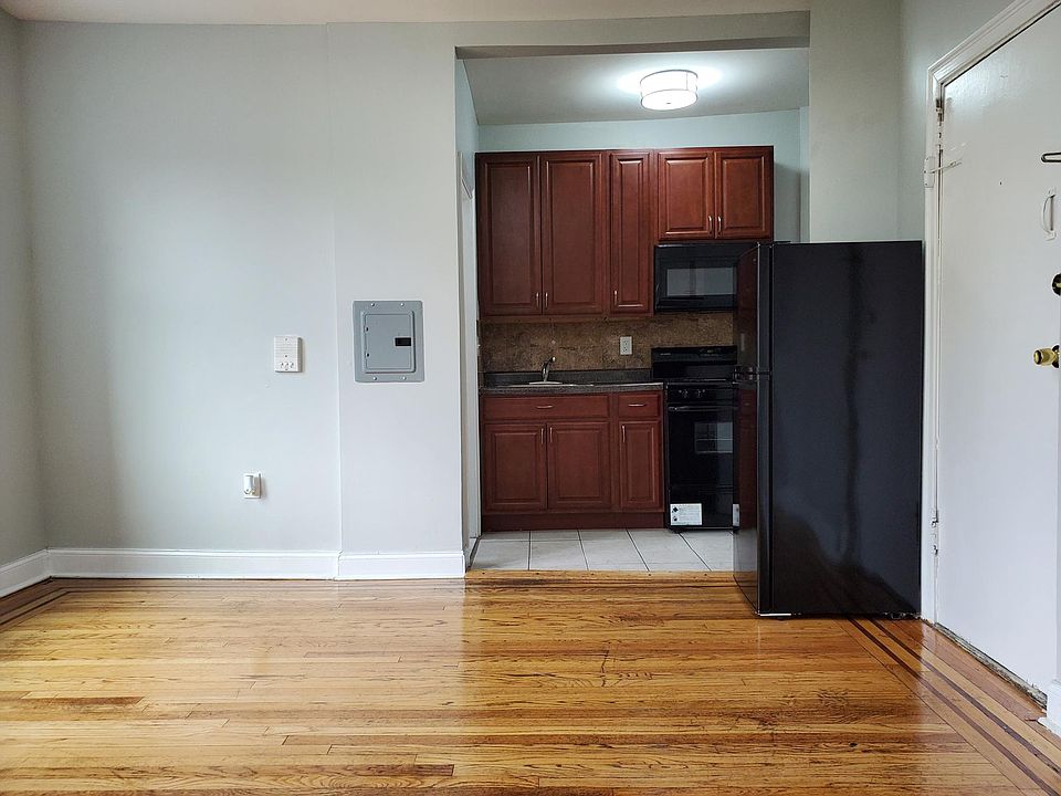 2nd image of 500 Baldwin Ave #43B