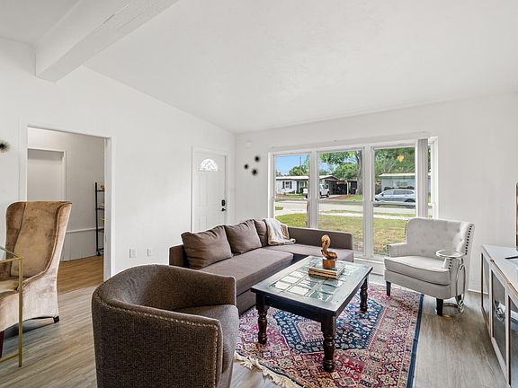 5th image of 4397 Neptune Dr SE