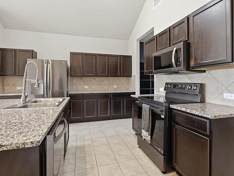 701 Liard River Rd — Photo 6