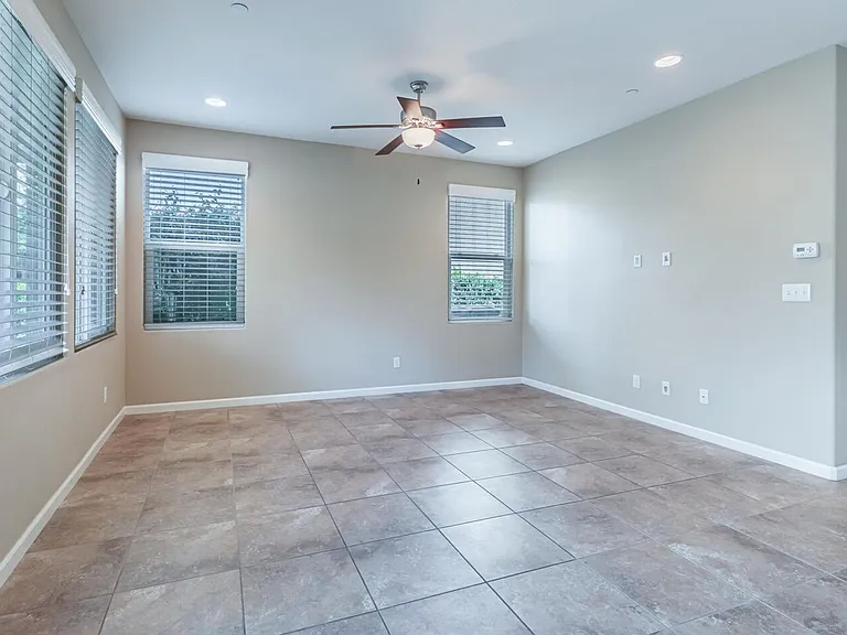 3475 Bellaire Ave — Photo 11