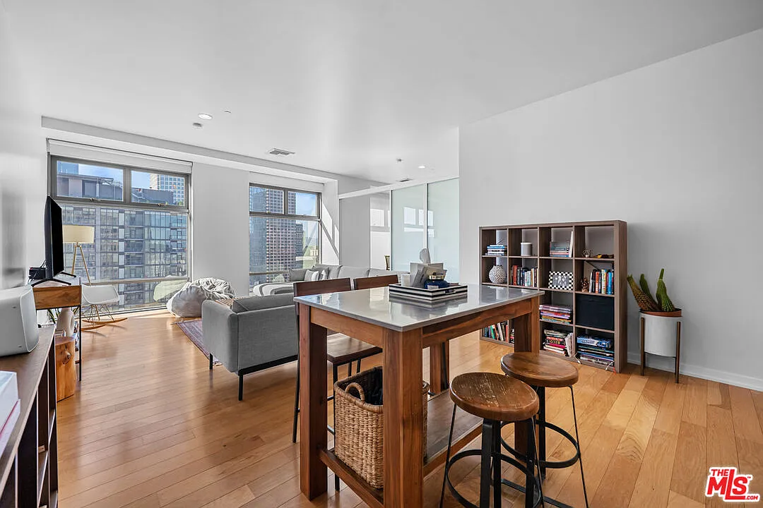 2 bed, 2.0 bath, 1270 sqft, $3,500 — Photo 1