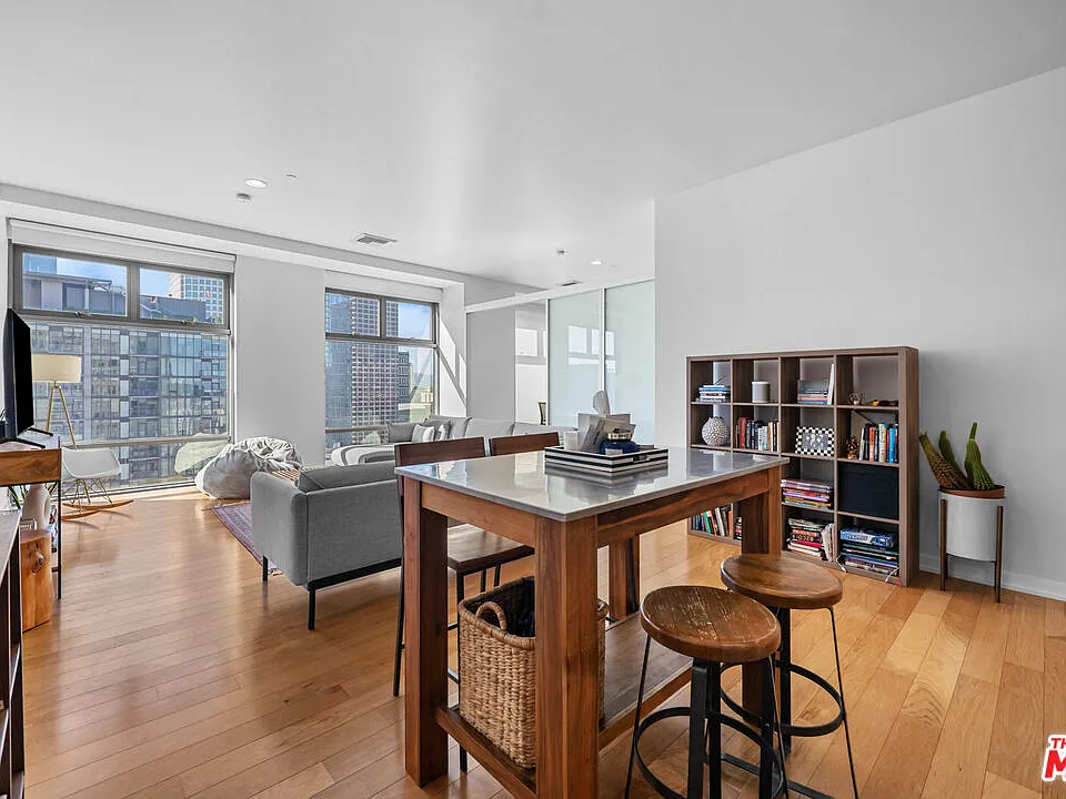 801 S Grand Ave #1604