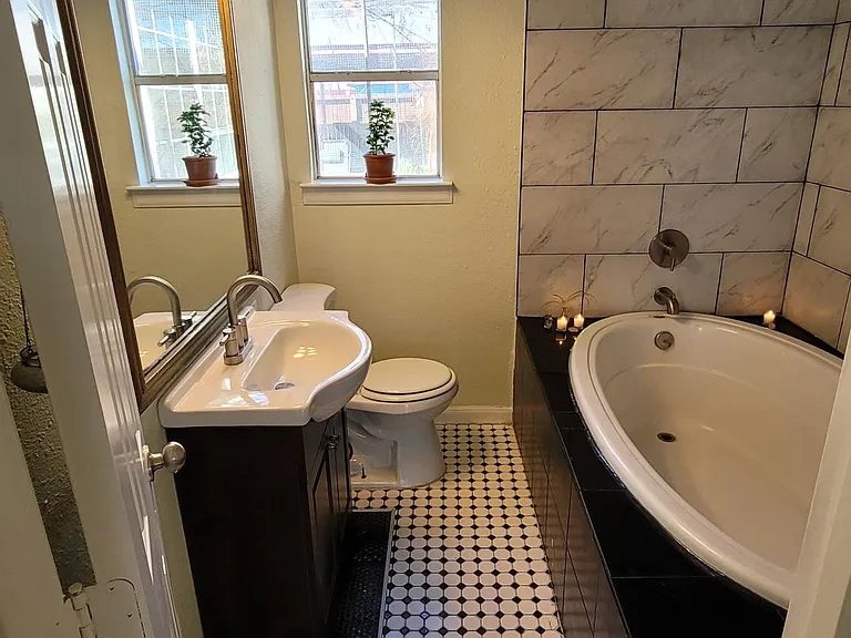 2303 Haldane Dr — Photo 16