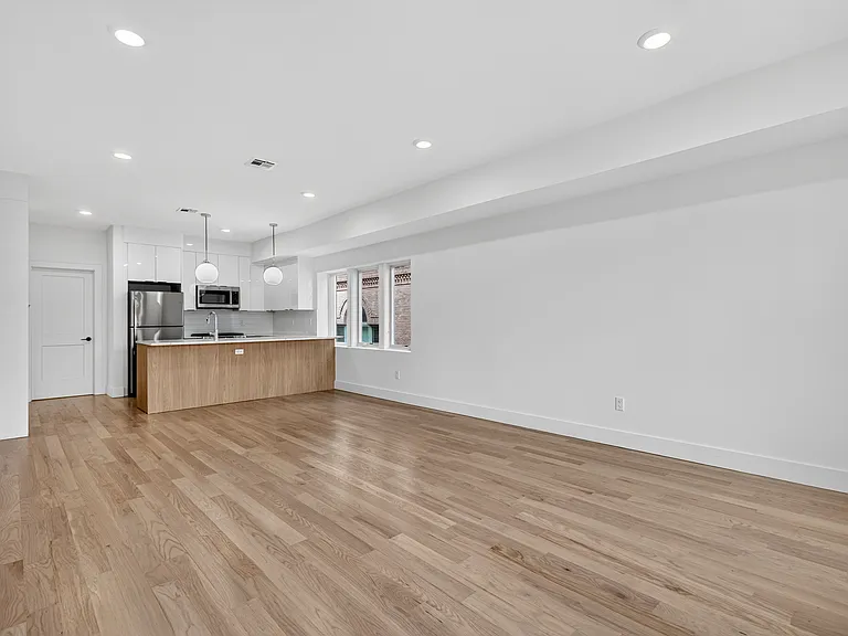46 Hudson Ave #A — Photo 5