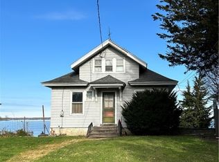 6599 Lakeshore Rd, Cicero, NY 13039