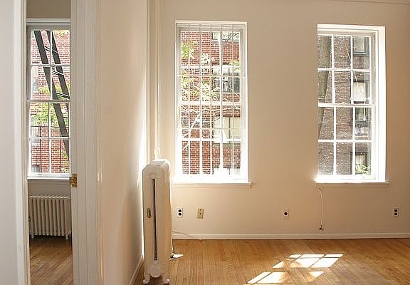 4th image of 316 E 84th St APT 2R