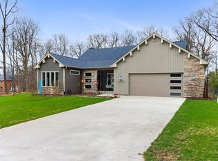 N3006 Grandview Dr, Lake Geneva, WI 53147