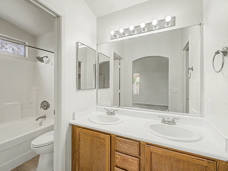 12402 N 41st Ave — Photo 22