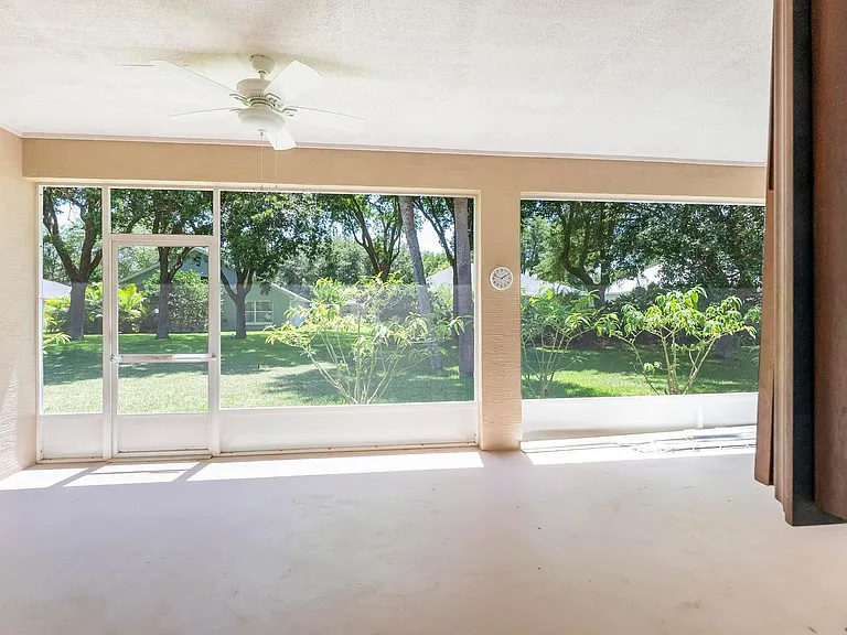 24 Lakecliff Dr — Photo 53