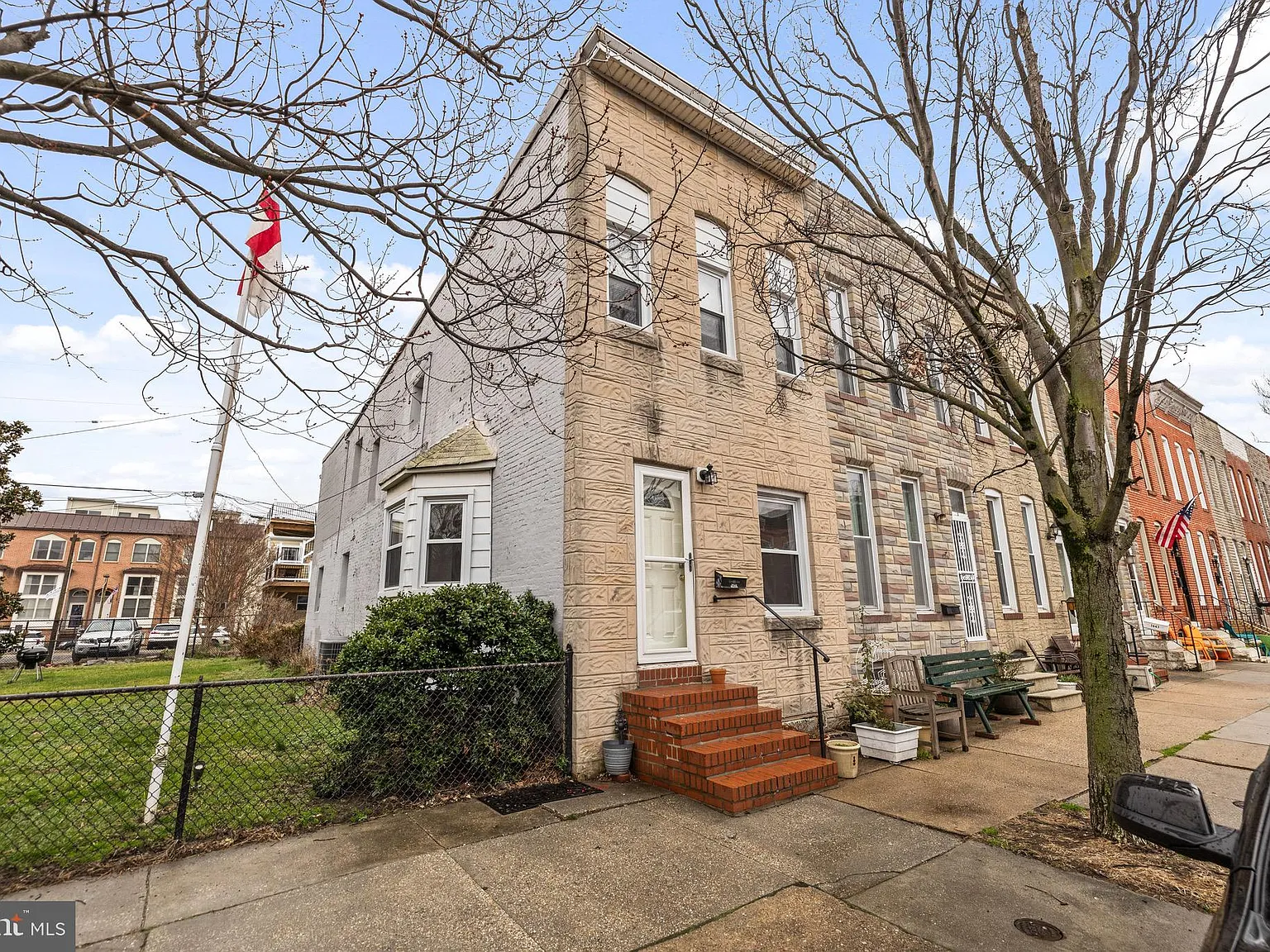 3 bed, 1.5 bath, 1448 sqft, $2,800 — Photo 1