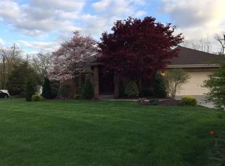 55 Hobbitt Ln, Finleyville, PA 15332
