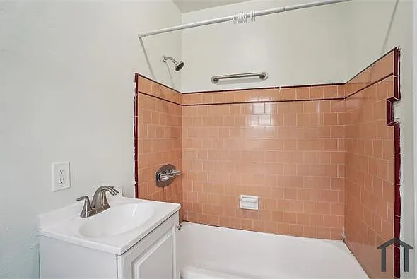 122 W 110th St — Photo 14