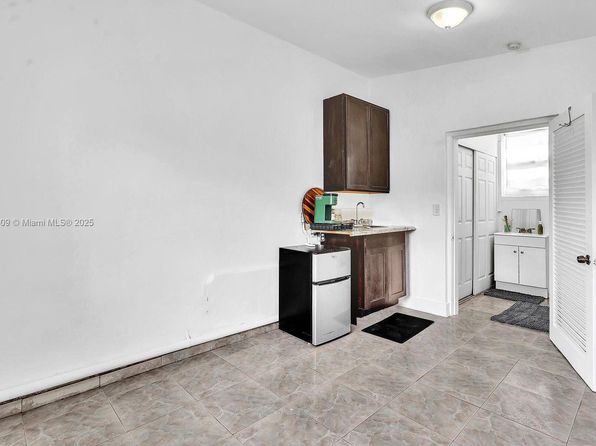 10800 NW 22nd Ct