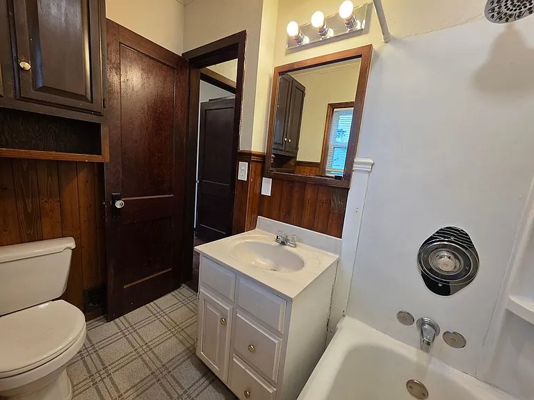 132 McKinley Ave — Photo 13