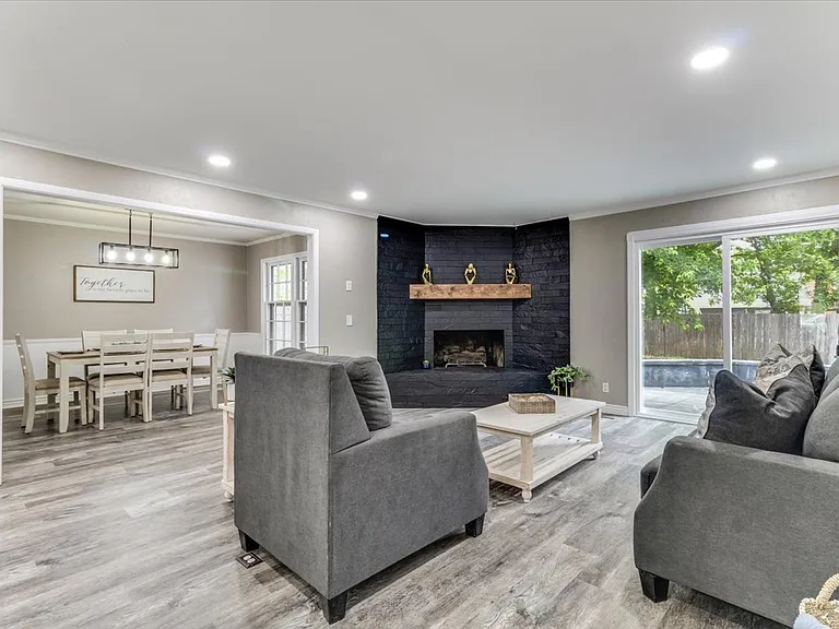720 N Stratford Ln — Photo 11