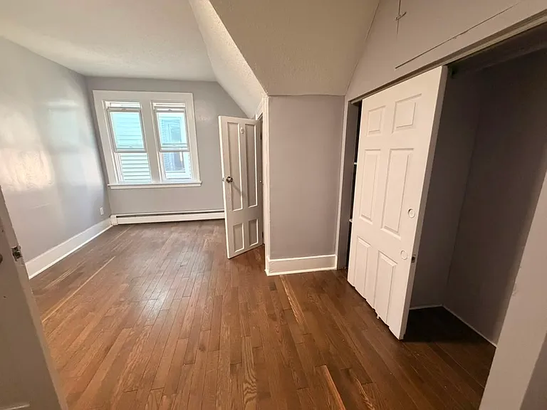 534 Howard Ave #3A — Photo 2