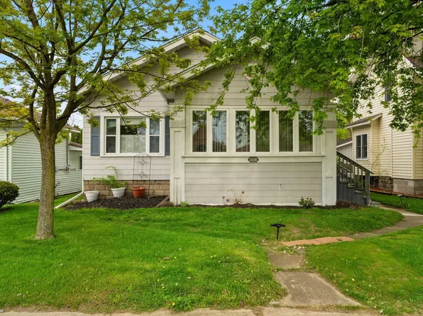 2738 10th Ave, Port Huron, MI 48060