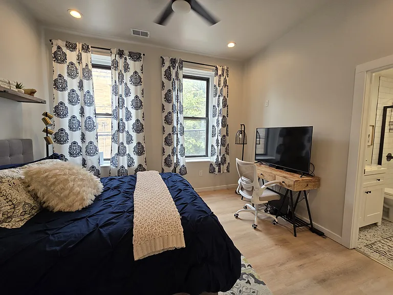 700 N Taylor Ave #2 — Photo 25