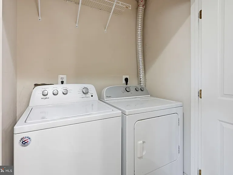22862 Cartier Ter — Photo 20