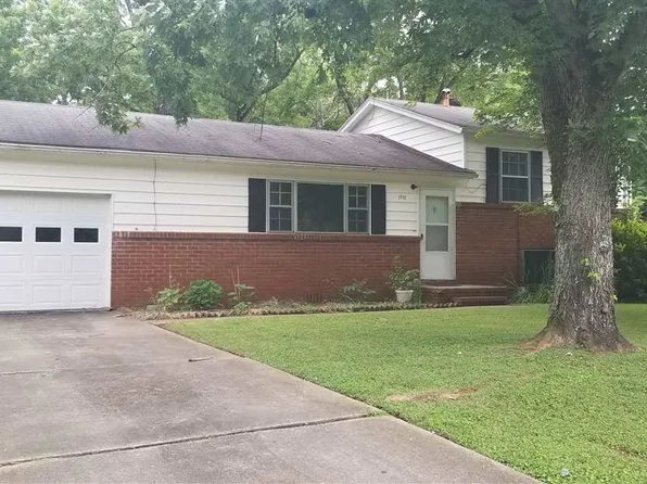 2112 Wimberly Rd NW, Huntsville, AL 35816
