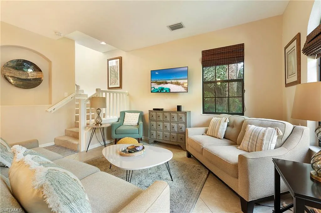 3 bed, 2.5 bath, 1715 sqft, $3,500 — Photo 4