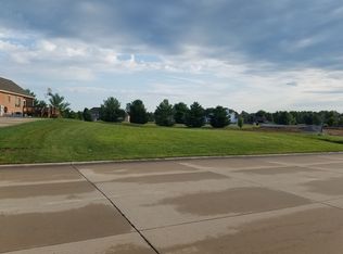 8429 Stone Ledge Dr, Edwardsville, IL 62025