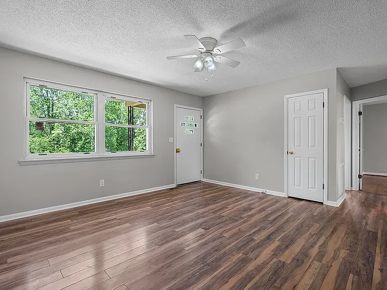 1852 Skyland Dr — Photo 2