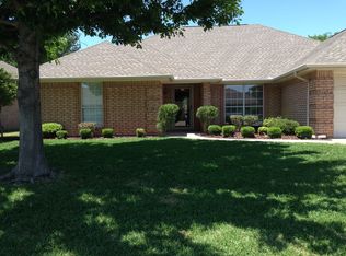 109 Downwood Dr, Burleson, TX 76028
