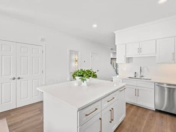 3rd image of 1687 Kimbrough Rd #1687