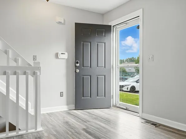 932 Philadelphia Dr, Westerville, OH 43081