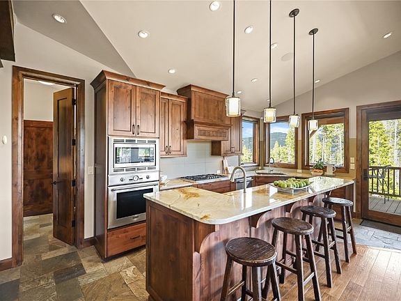 5th image of 83 Lomax Drive