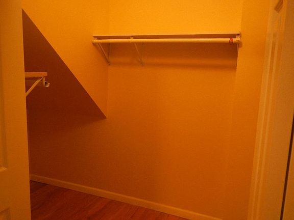 5th image of 2940 N Avers Ave #1