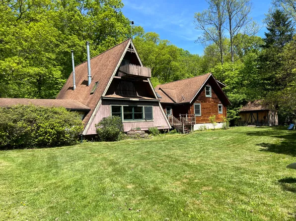 1930 White Day Creek Rd, Fairmont, WV 26554