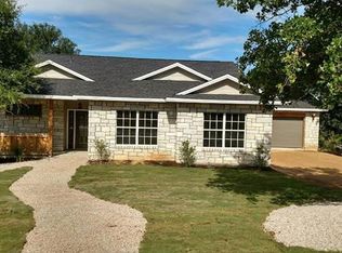 380 Chesterfield Dr, Kingsland, TX 78639