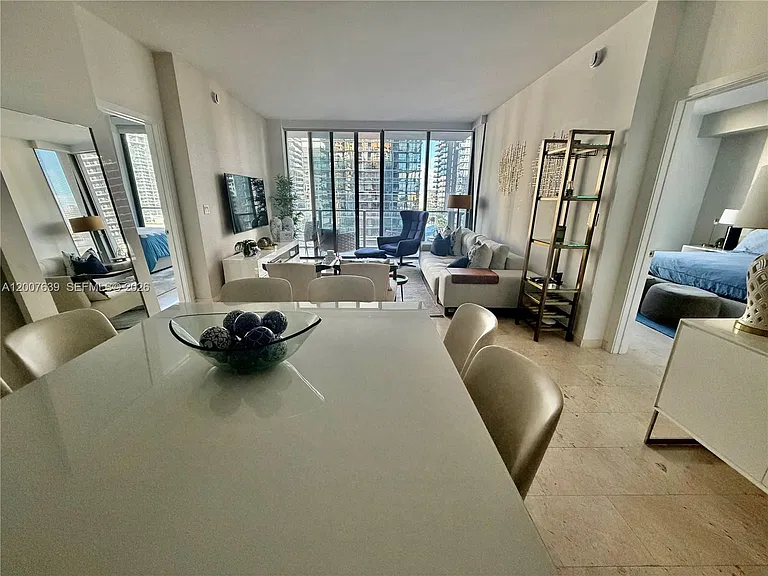 88 SW 7th St #1109 — Photo 11