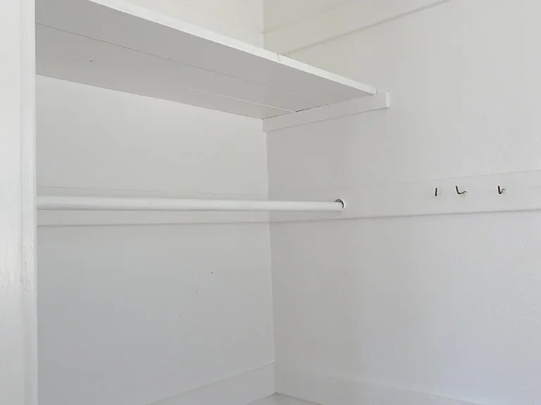 2048 E 3rd St #2048 — Photo 20