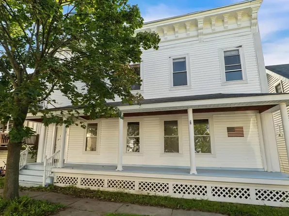 11 1st St, Waterford, NY 12188