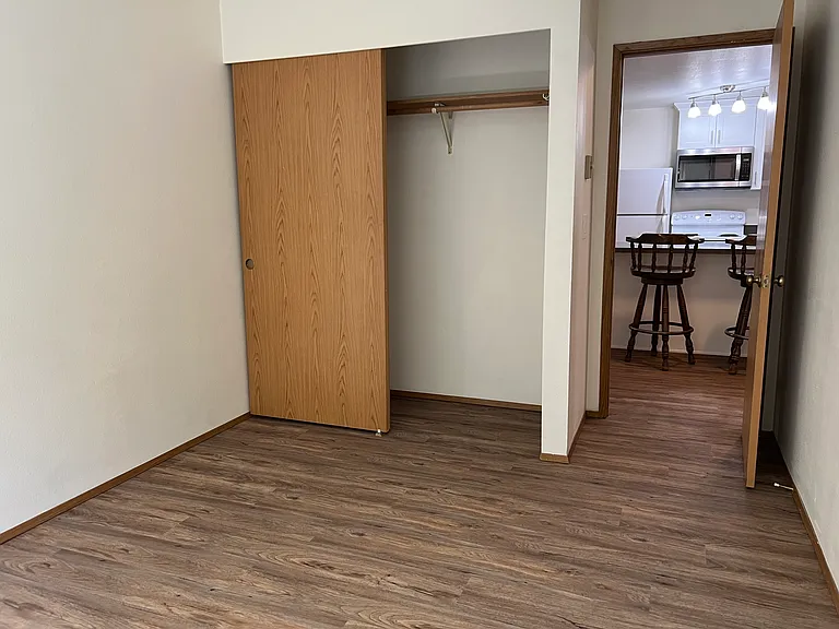 4550 7th Ave NE #101 — Photo 8