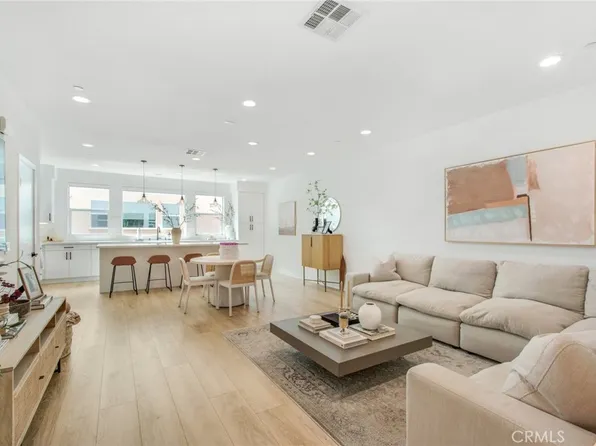 315 Ford Rd, Costa Mesa, CA 92627