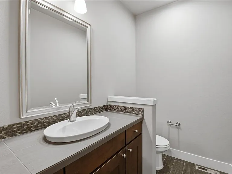 21384 NE 9th Pl — Photo 9