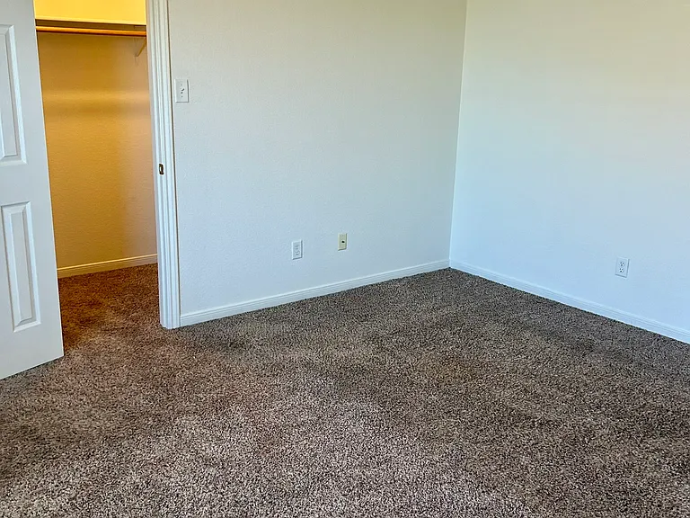 313 Cedar Ridge Dr #B — Photo 16
