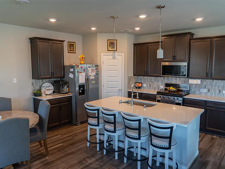 7010 Silverleaf Oak St — Photo 9