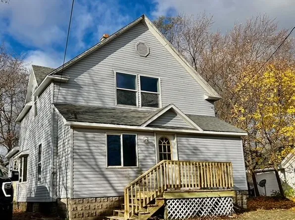 313 N Stewart Ave, Fremont, MI 49412